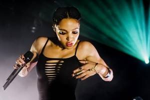 Талия Барнетт (FKA Twigs) призналась в любви к Роберту Паттинсону и многом другом