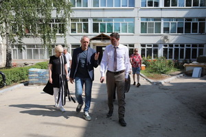 Сергей Петрин проконтролировал ход ремонтных работ в учебно-воспитательном комплексе имени Киселёва
