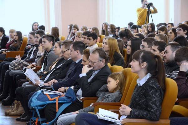 Более тысячи воронежских школьников приняли участие в Фестивале науки, проходившем в ВГУ
