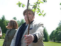 Александр Калягин посадит вишни