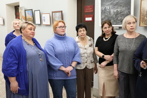 «Ради жизни на земле»: в ВГМУ открылась выставка художников-врачей к 80-летию Победы